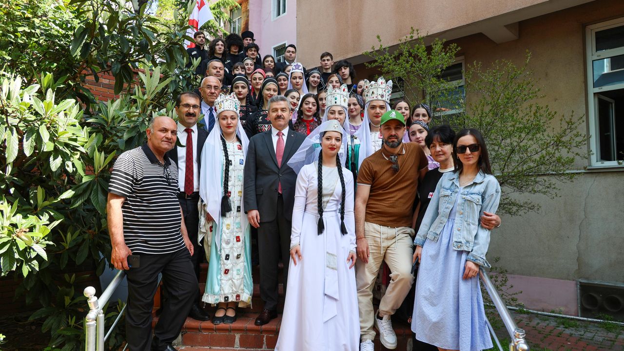 Artvin 23 Nisan: Gürcü Çocuklar Bayram Coşkusuna Ortak Oldu