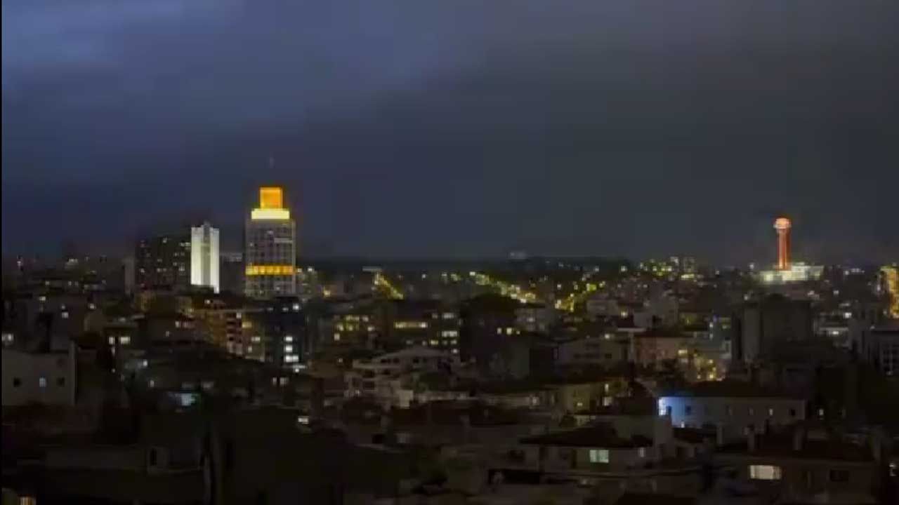 Ankara’da Şiddetli Yağış: Trafik Yoğun, Sel Uyarısı