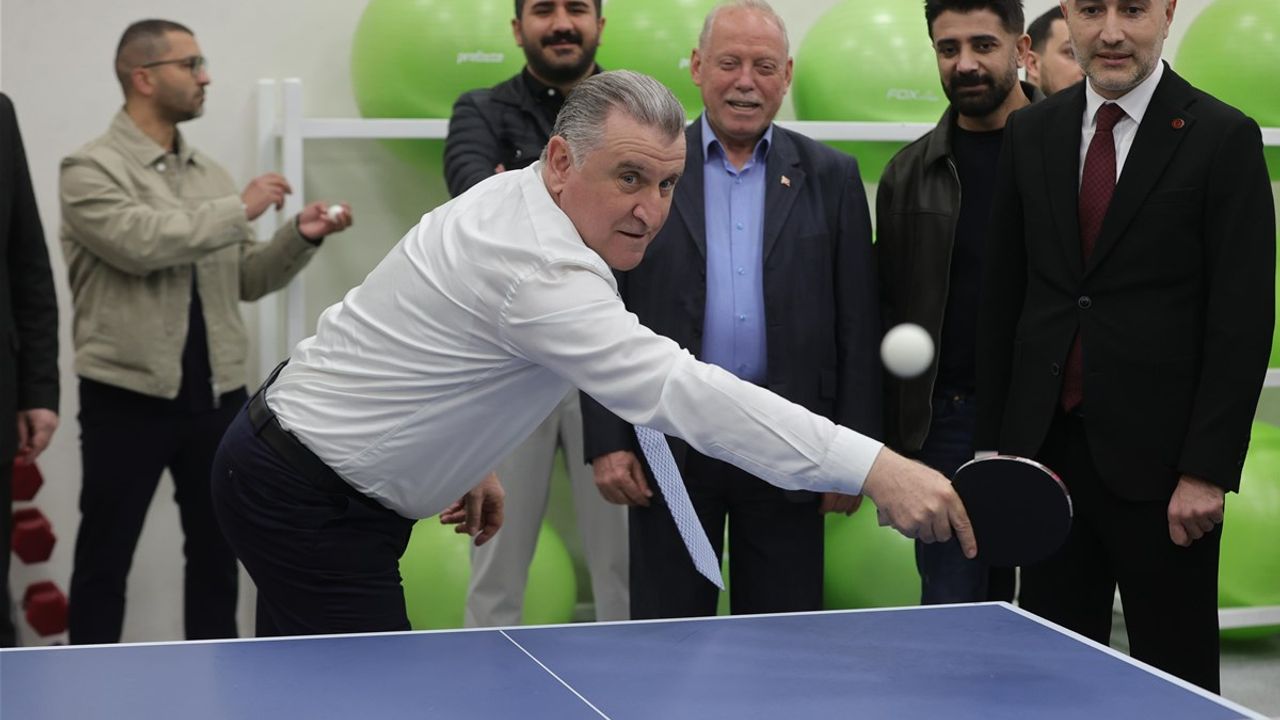 Zeytinburnu’nda Modern Spor Merkezi Hizmete Girdi