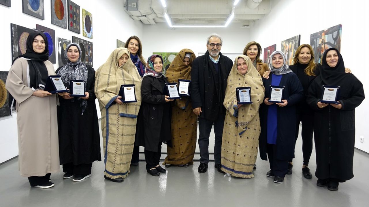 Bayburtlu Kadın Sanatı “Gölgenin Arkasındaki” İstanbul’da