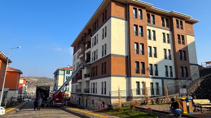 İslahiye’de tamamlanan 42 konut ve 28 işyeri hak sahiplerine teslim edildi