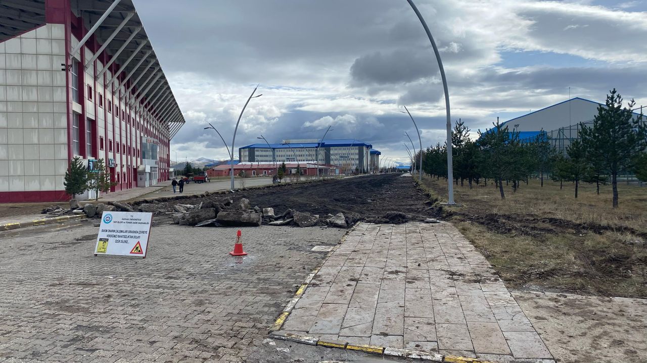 Kafkas Üniversitesi Kampüsü 147 Milyon TL Yatırımla Modernleşiyor