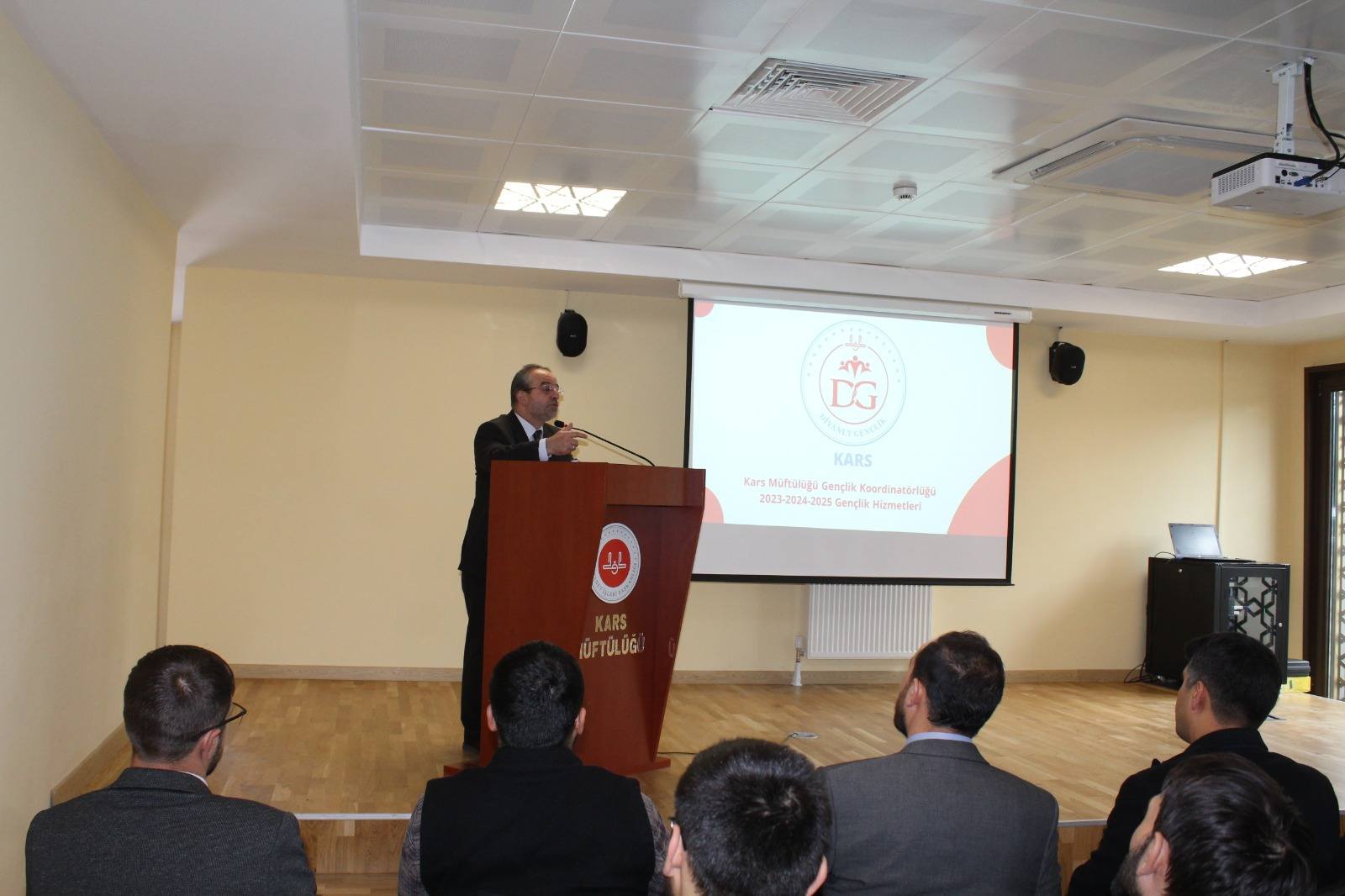 Kars’ta Gençlik Hizmetleri İstişare Toplantısı gerçekleştirildi