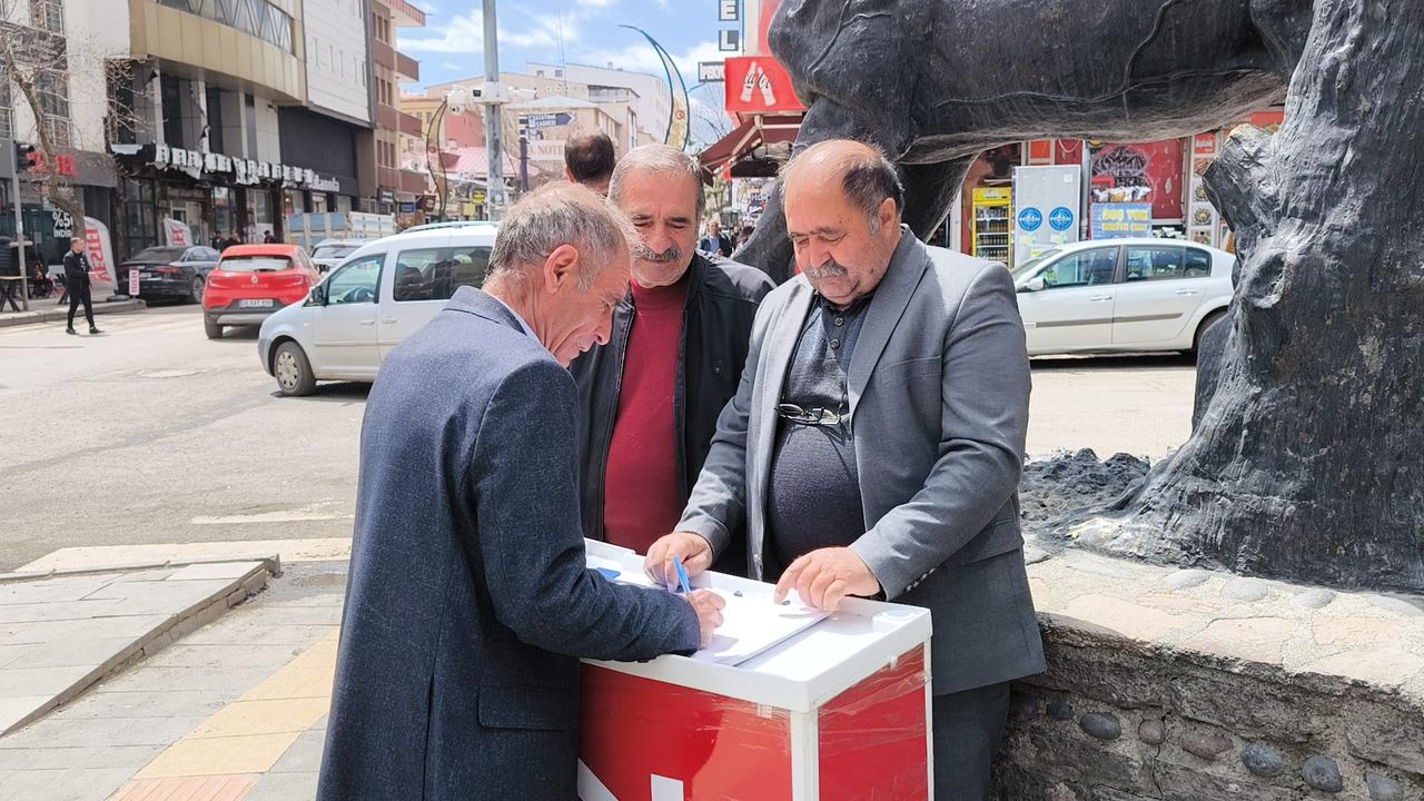 Kars’ta CHP’den İmamoğlu İçin Erken Seçim İmzası