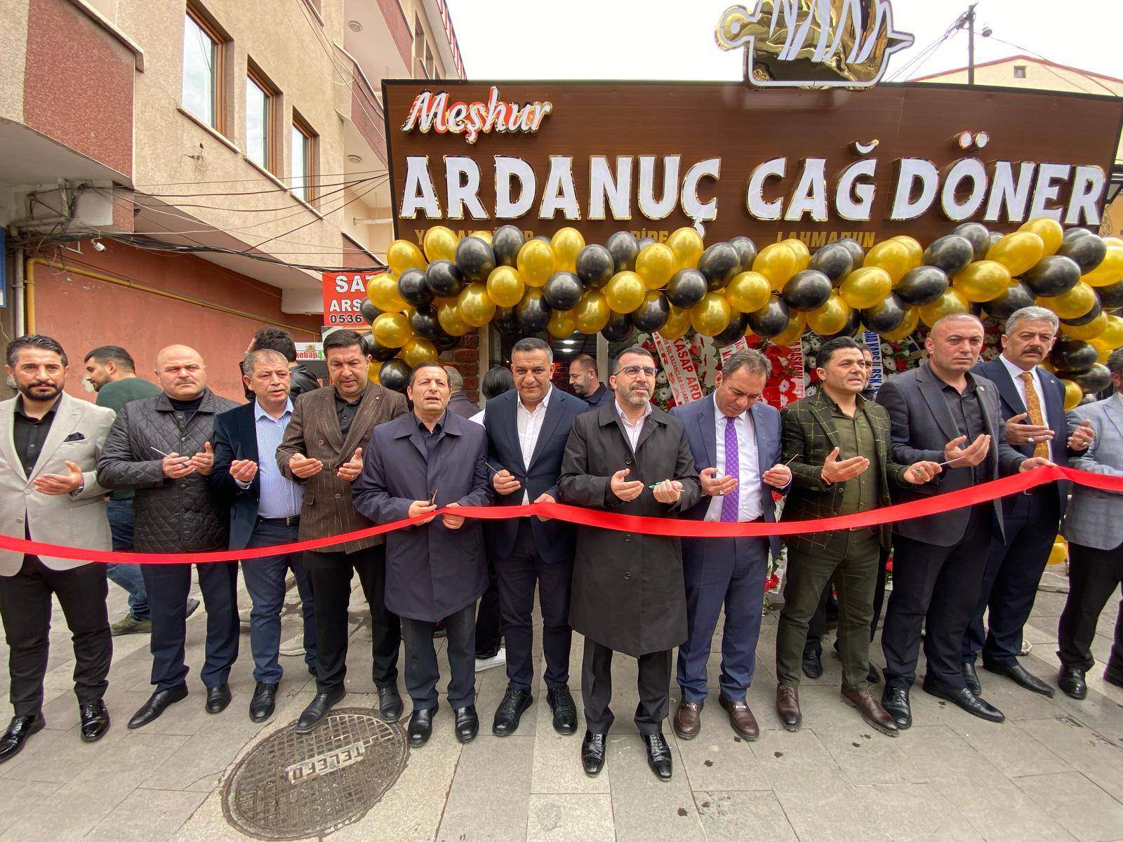 Ardanuç Cağ Döner Kars’ta hizmete girdi