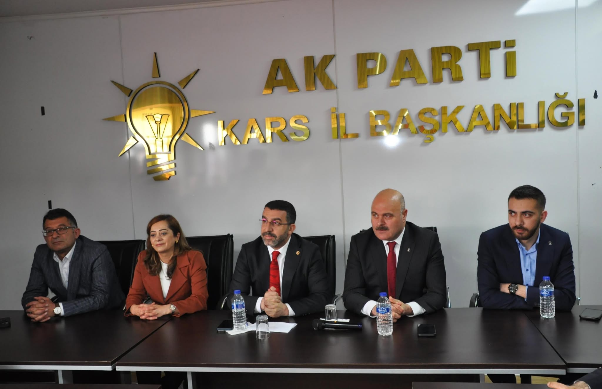 AK Parti’de bayramlaşma programı yoğun katılımla yapıldı