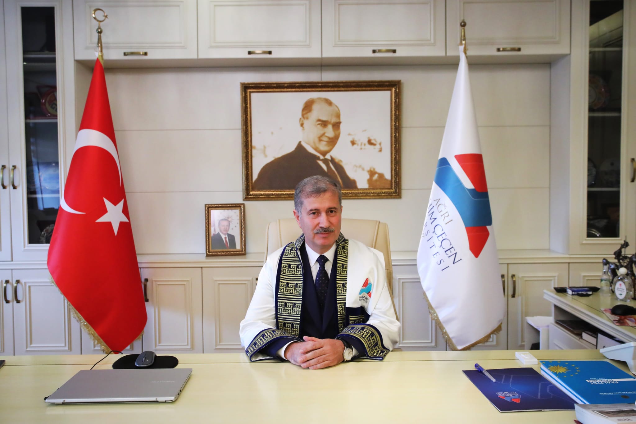 AİÇÜ’de devir teslim töreni yapıldı