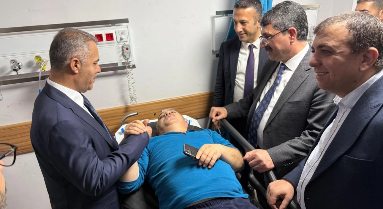 AK Parti Batman yetkilileri hasta ve yetimleri ziyaret etti