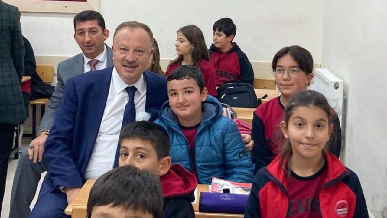 AK Partili Özel’den 23 Nisan ve TBMM Mesajı