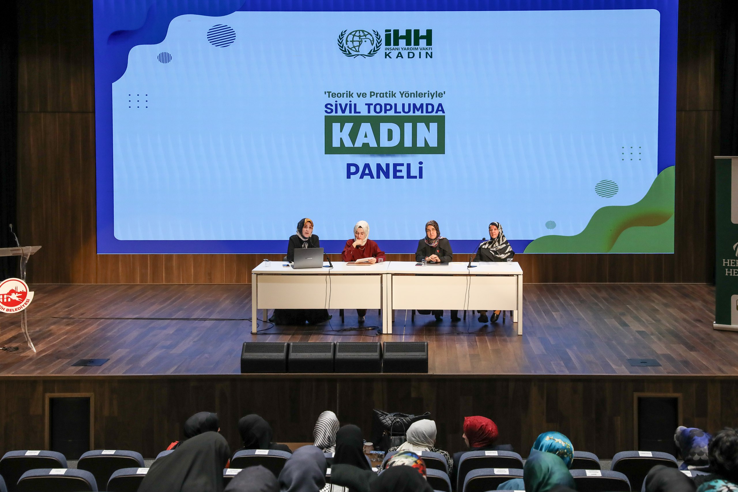 İHH Kadın, Sivil Toplumda Kadın Paneli düzenledi