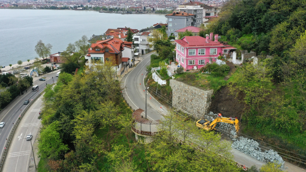 Ordu Altınordu’da Taş Duvarla Yol Güvenliği Artıyor