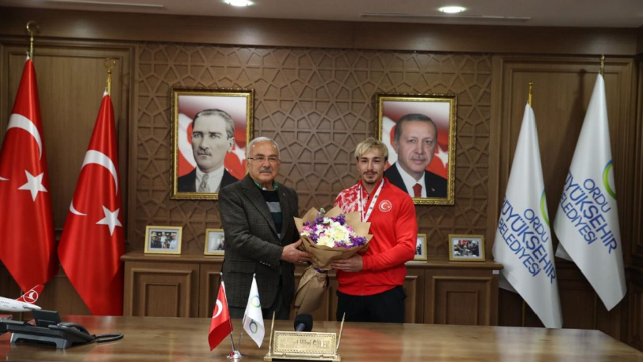 Ordu Büyükşehir Belediyesi Şampiyon Halterciyi Karşıladı