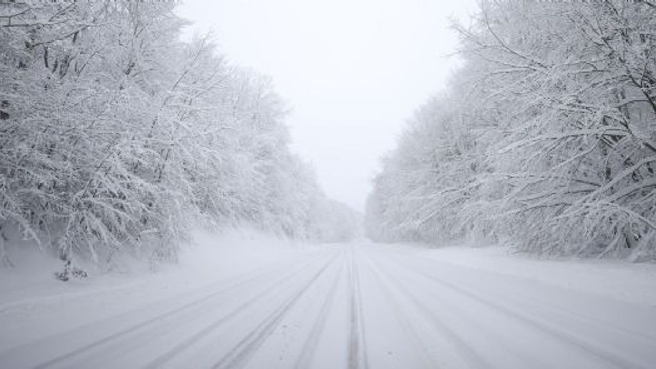 Nisan Karı Doğu Anadolu’da Ulaşımı Felç Etti