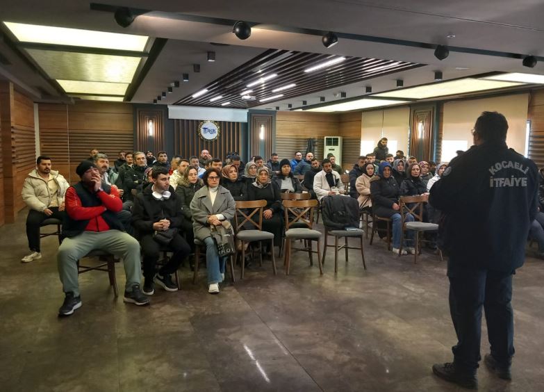 Kocaeli Büyükşehir İtfaiyesi’nden tesis personellerine yangın eğitimi