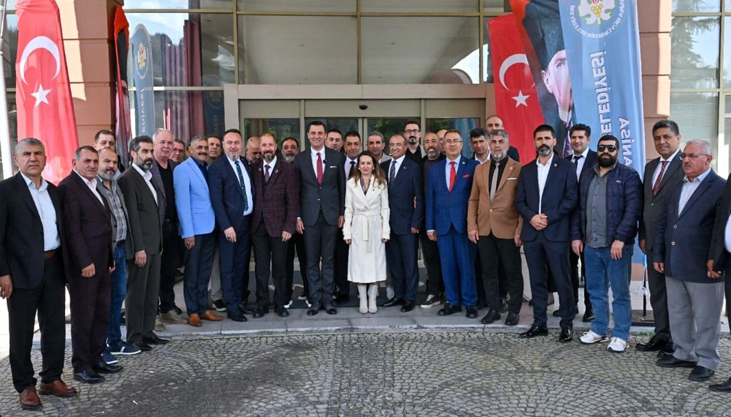 Başkan Zeyrek, Manisa Ağrılılar Derneği üyeleri ile bir araya geldi