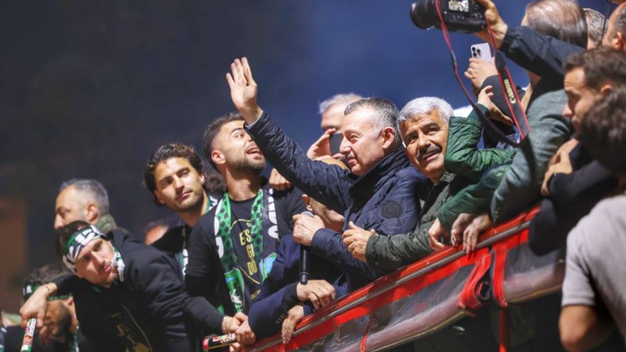 Kocaelispor 16 Yıl Sonra Süper Lig Şampiyonluğu!