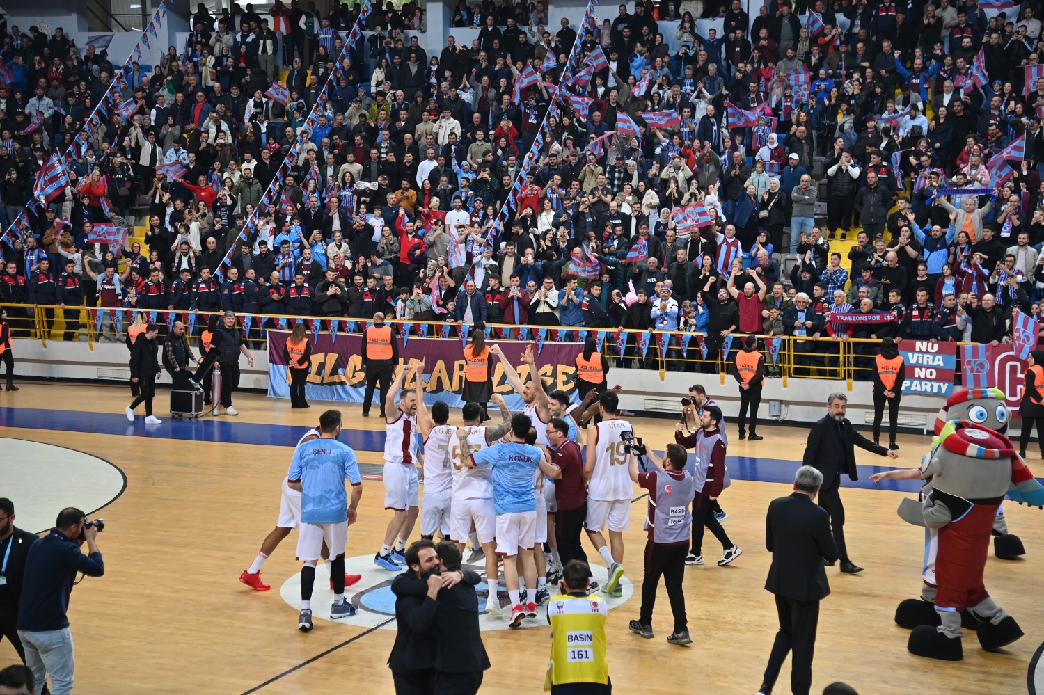 Başkan Genç: “Trabzonspor’umuzu yürekten kutluyorum”