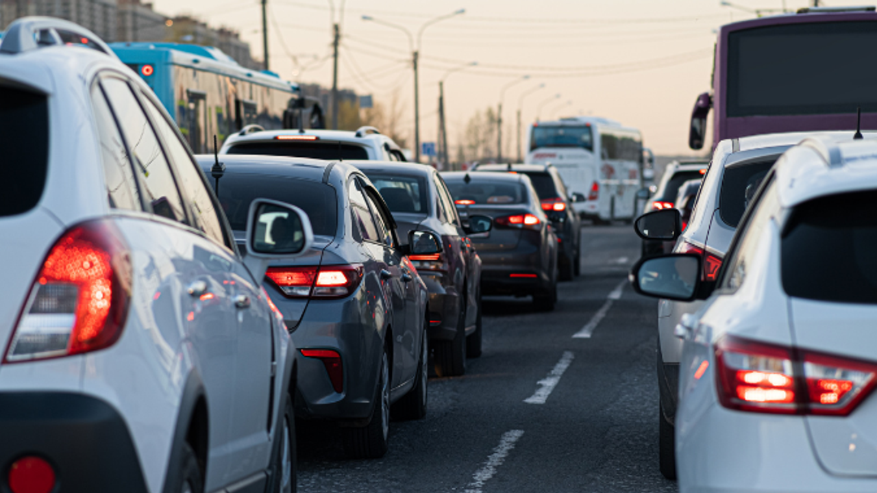 İstanbul’da Deprem Sonrası Trafik Felci: %76 Yoğunluk