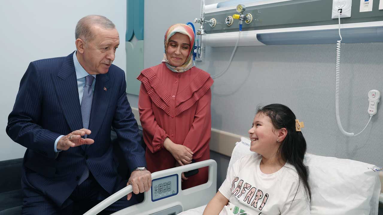 Erdoğan’dan Yeni Bağcılar Çocuk Hastanesi Hasta Ziyareti