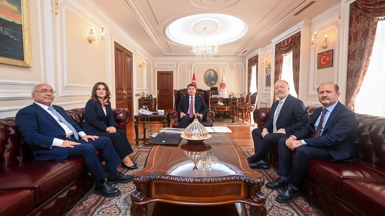 Adalet Bakanı DEM Parti’yle “Terörsüz Türkiye”yi Görüştü