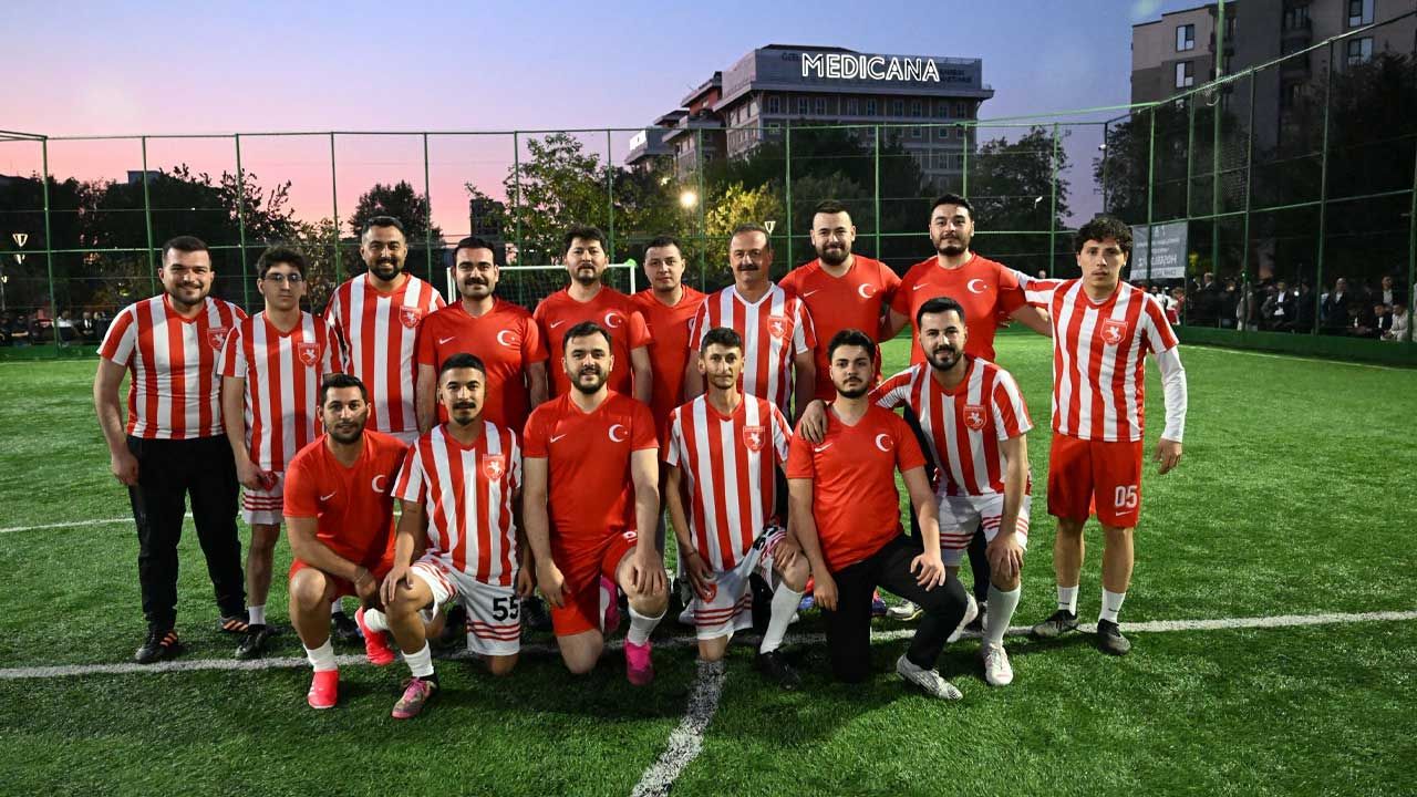 Yavuz Ağıralıoğlu, 19 Mayıs’ta Samsun’da Gençlerle Sahada