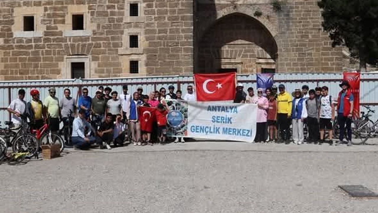 Serik’te 19 Mayıs İçin Dev Bisiklet Turu Düzenlendi
