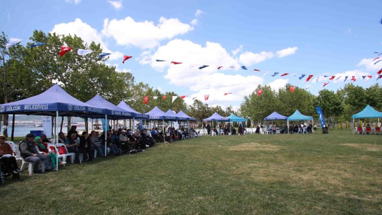 Beyaz Kalpler Engelsiz Bahar Şenliğinde Ürünlerini Sergiledi