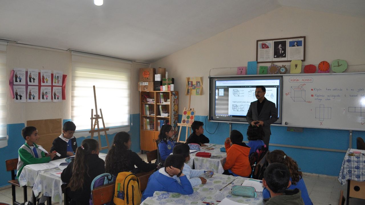 Akyaka Kaymakamı Okul Ziyareti: Eğitime Destek Vurgusu