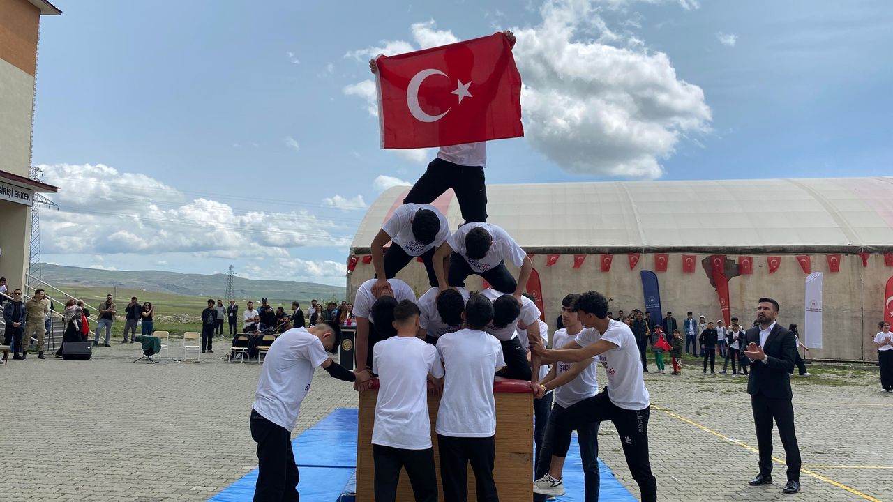 Kars Arpaçay’da 19 Mayıs Coşkusu: Yoğun Katılım ve Gösteriler