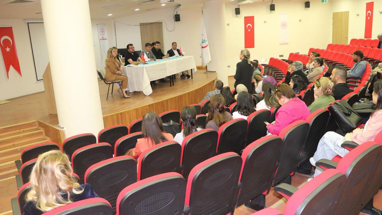 Kars İl Sağlık Müdürlüğü’nde İç Kontrol ve Personel Eğitim Toplantısı Yapıldı