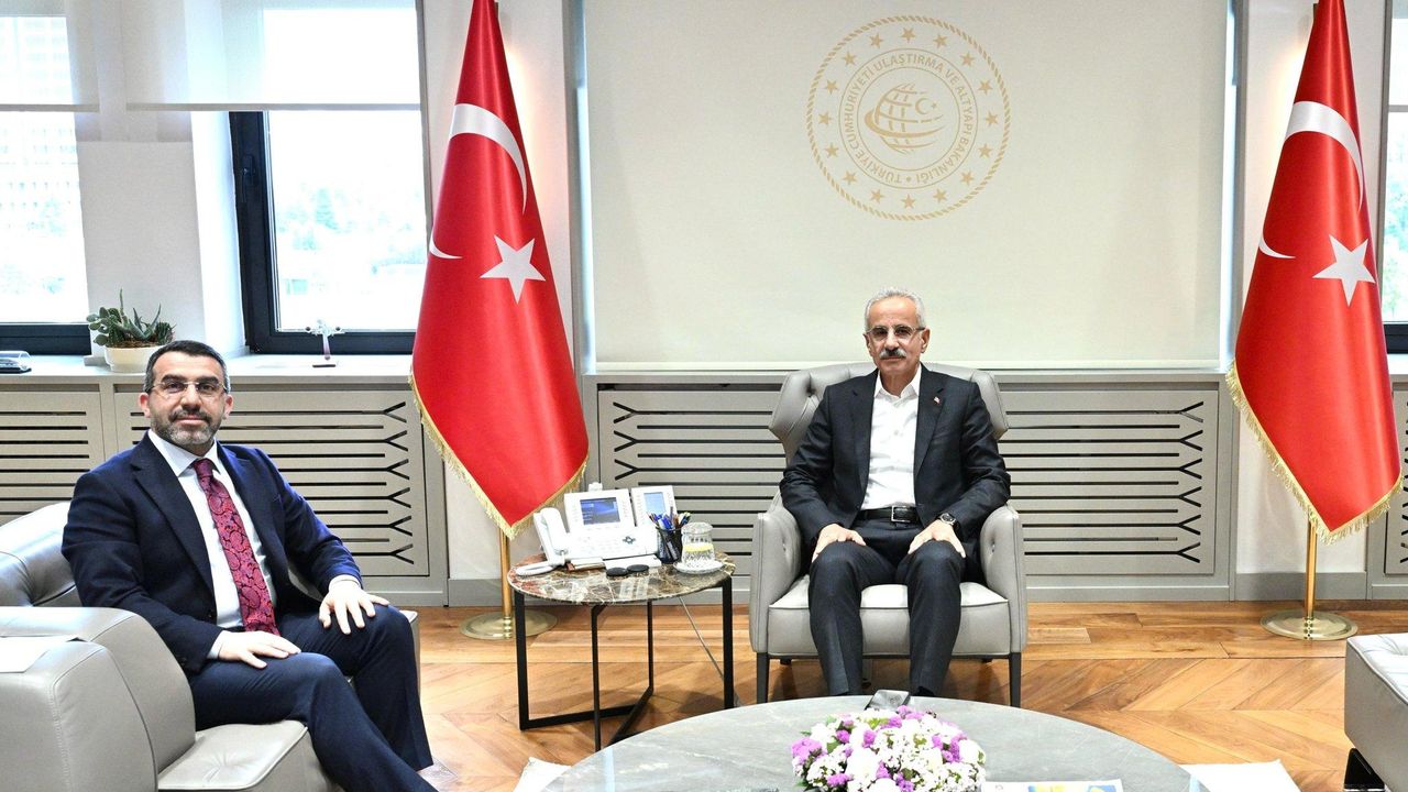 Çalkın Bakan Uraloğlu İle Kars Altyapı Projelerini Görüştü