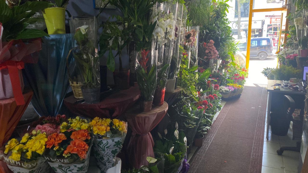 Kars’ta Anneler Günü Çiçek Yoğunluğu Yaşanıyor