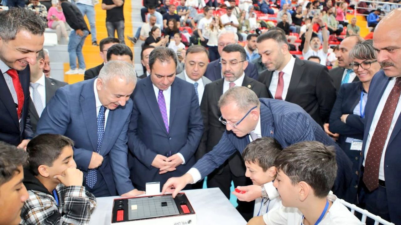 Akıl Zeka Oyunları Şampiyonası Kars’ta Rekor Katılımla Başladı
