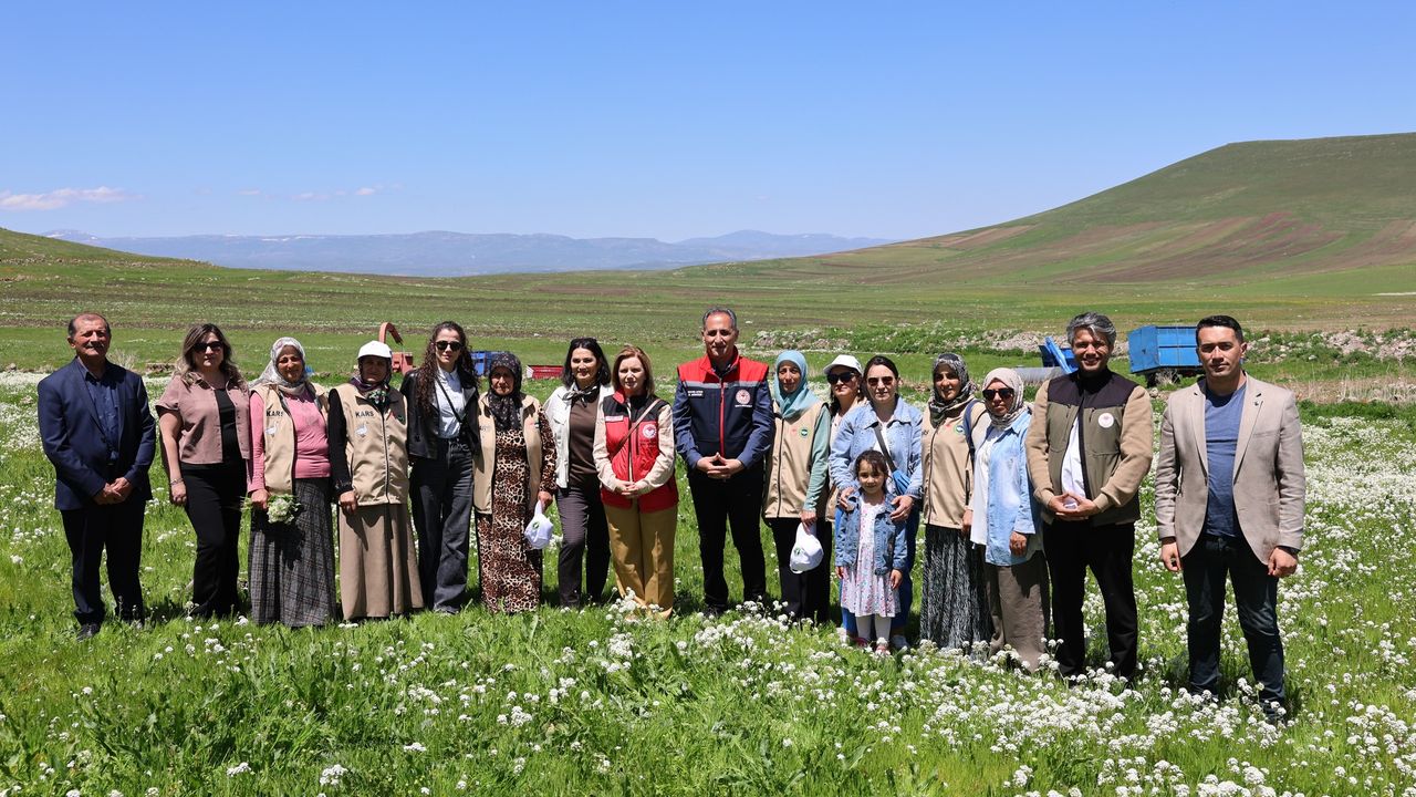 **Kars’ta Organik Kazcı Kadınlara Tarım Bakanlığı Desteği**