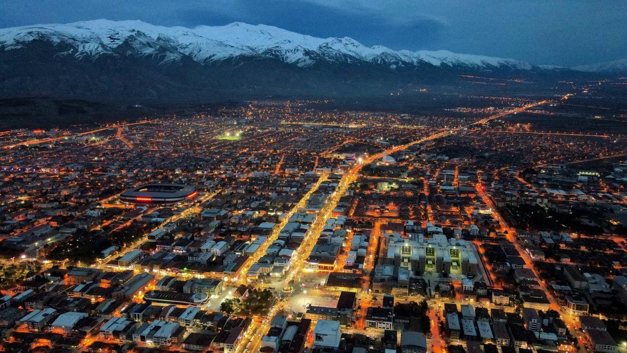 Batı Azerbaycan Paneli Erzincan’da Medyayı Buluşturdu