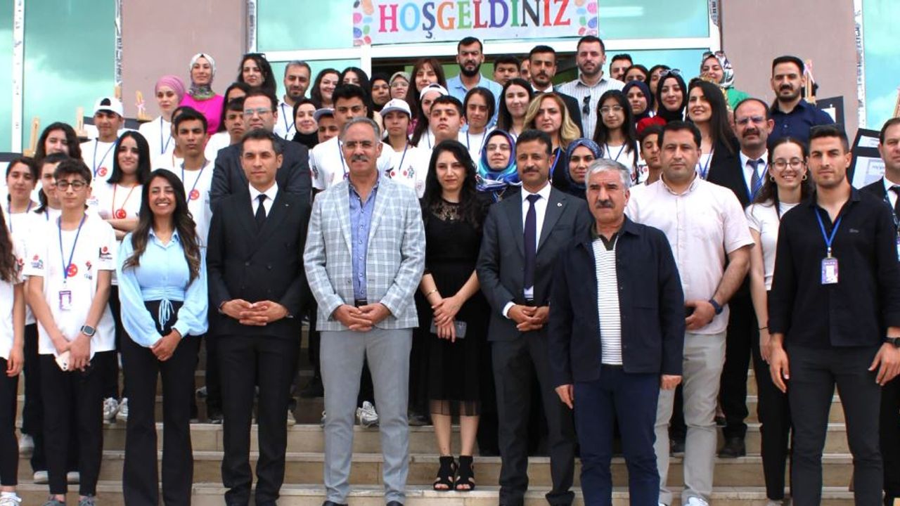 Eyyübiye’de Bilim Fuarı Heyecanı: Başkan Kuş Projeleri İnceledi