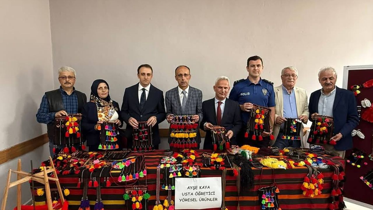 Şalpazarı Halk Eğitimi Yıl Sonu Sergisi Göz Doldurdu