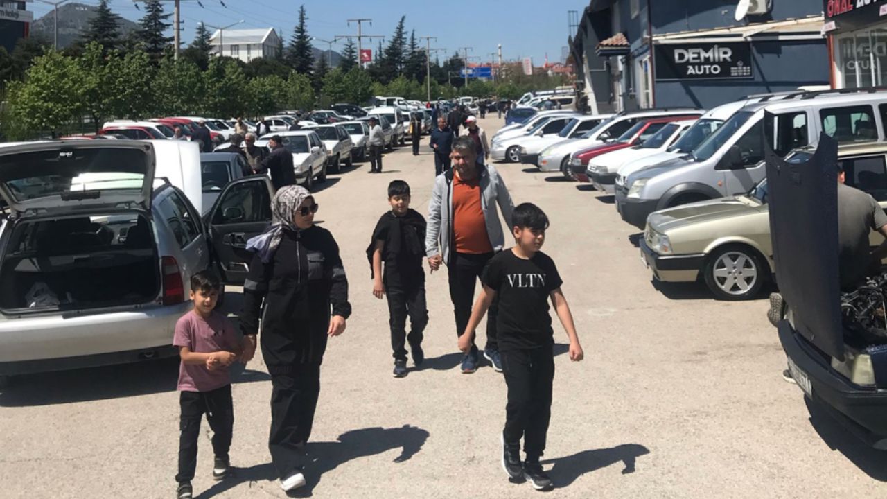 Isparta Oto Pazarı’nda Yoğunluk Arttı