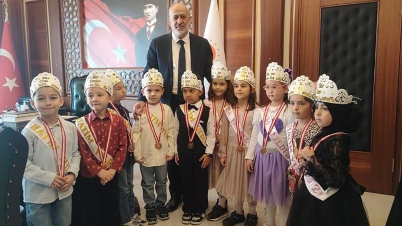 Isparta Minik Öğrencilerden Kur’an Hatmi Başarısı