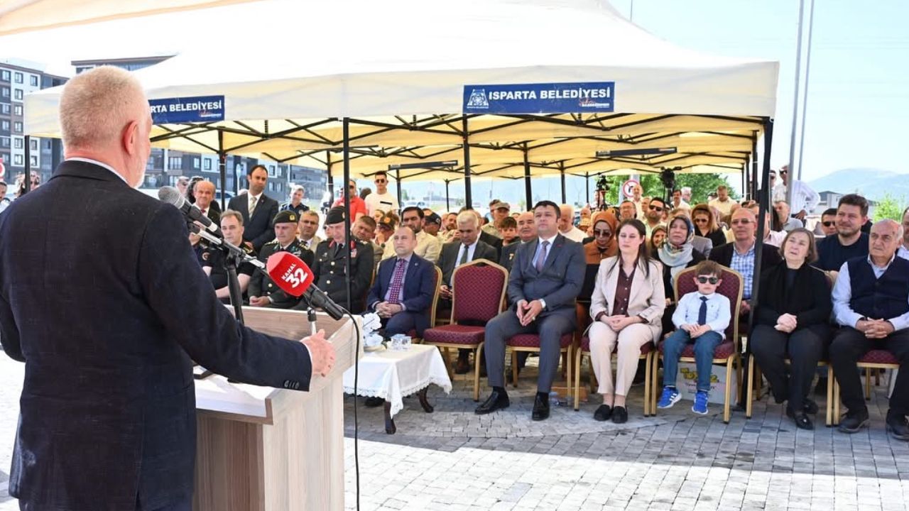 Isparta Şehit Ferhat Çiftçi Caddesi Yenilenerek Yaşatıldı