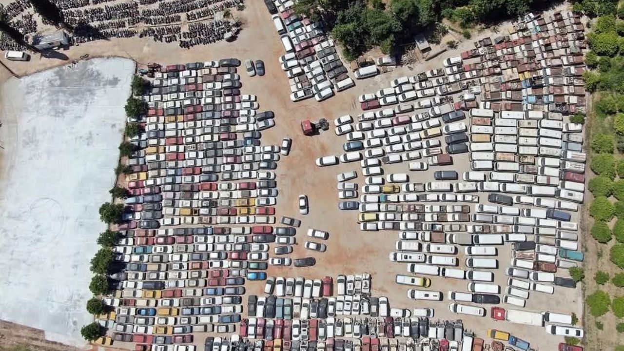 Antalya’da Hacizli Araçlar Otoparklarda Çürüyor: Ekonomik Kayıp Büyüyor