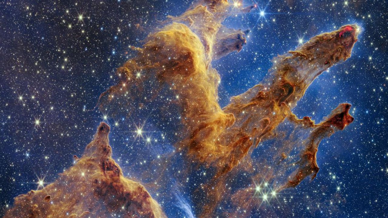 James Webb Evrenin En Uzak Galaksisini Keşfetti