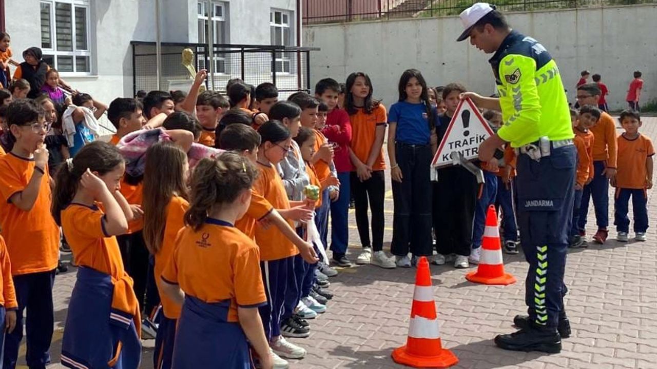 Beypazarı’nda 760 Öğrenciye Trafik Güvenliği Eğitimi