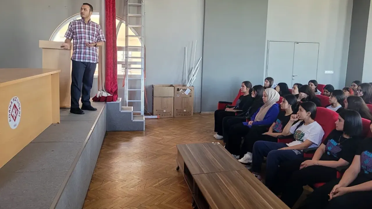 Ceyhan’da TÜBİTAK Bilim Söyleşileri: Afet ve Yangın Eğitimi