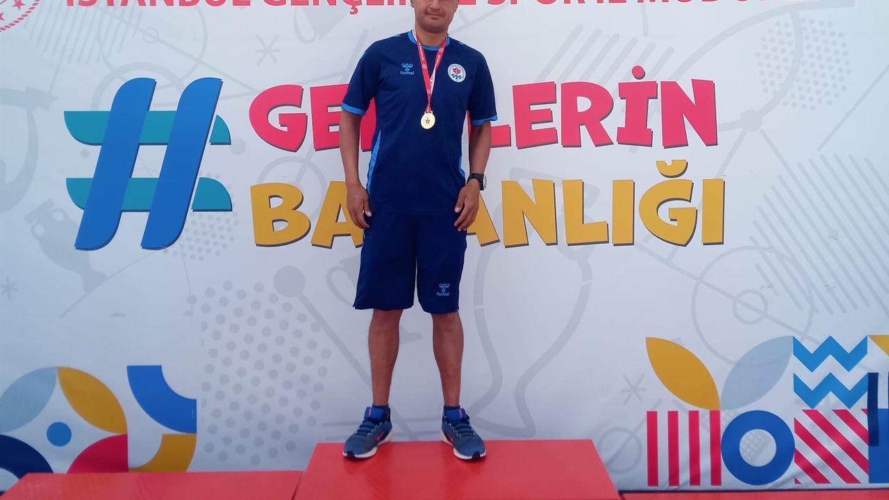 5000 Metrede Türkiye Rekoru: Özel Sporcu Emrah Öztürk Başardı