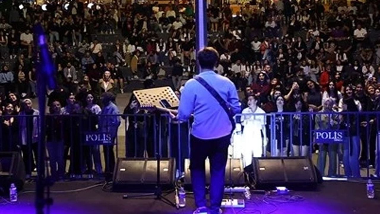 Denizli’de Gençlik Konserleri Başladı: Çavuşoğlu Bayramlaştı