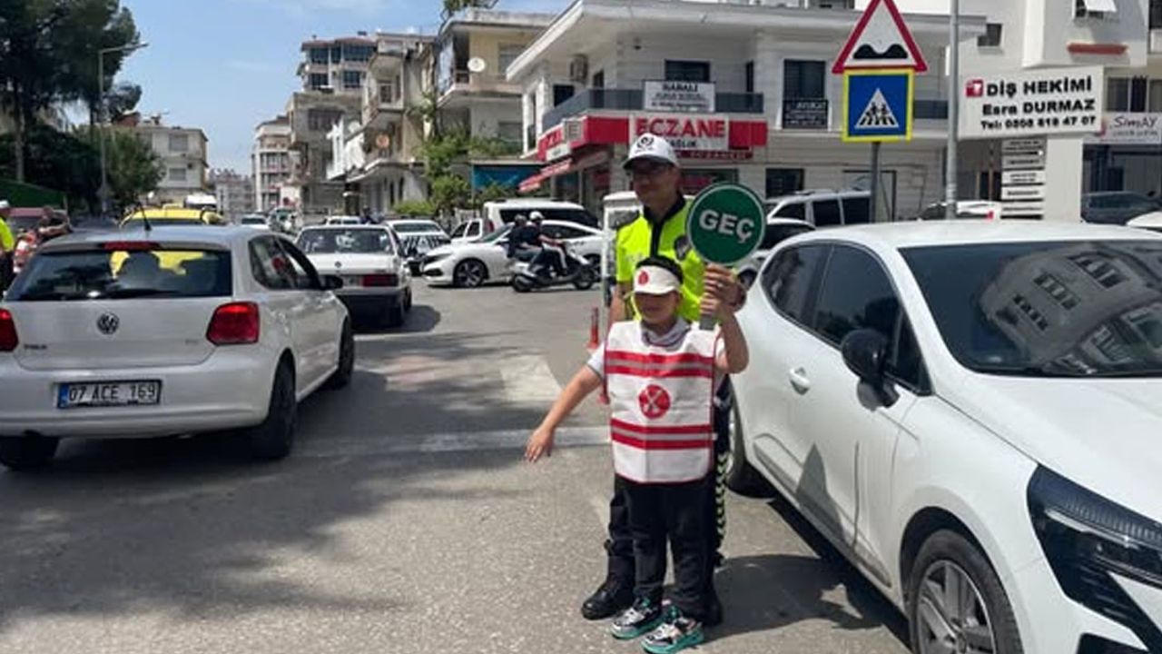 Öğrenciler Trafik Haftası’nda Güvenliği Pratikle Öğrendi