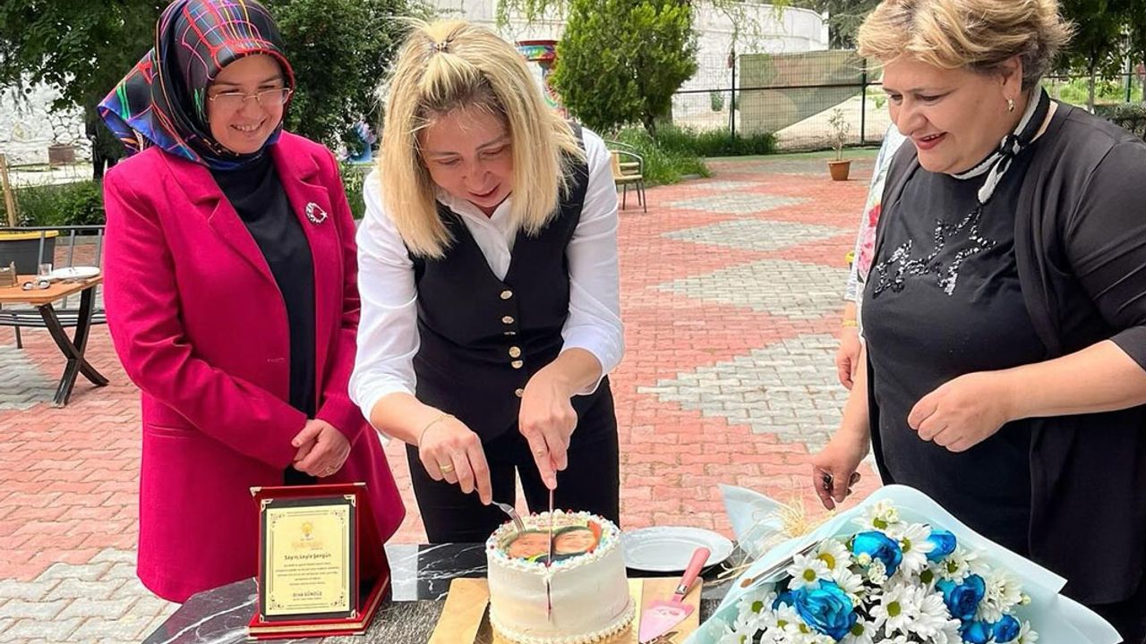 Isparta Görkem Efe Kampanyası %56: AK Parti’den Anneler Günü Desteği