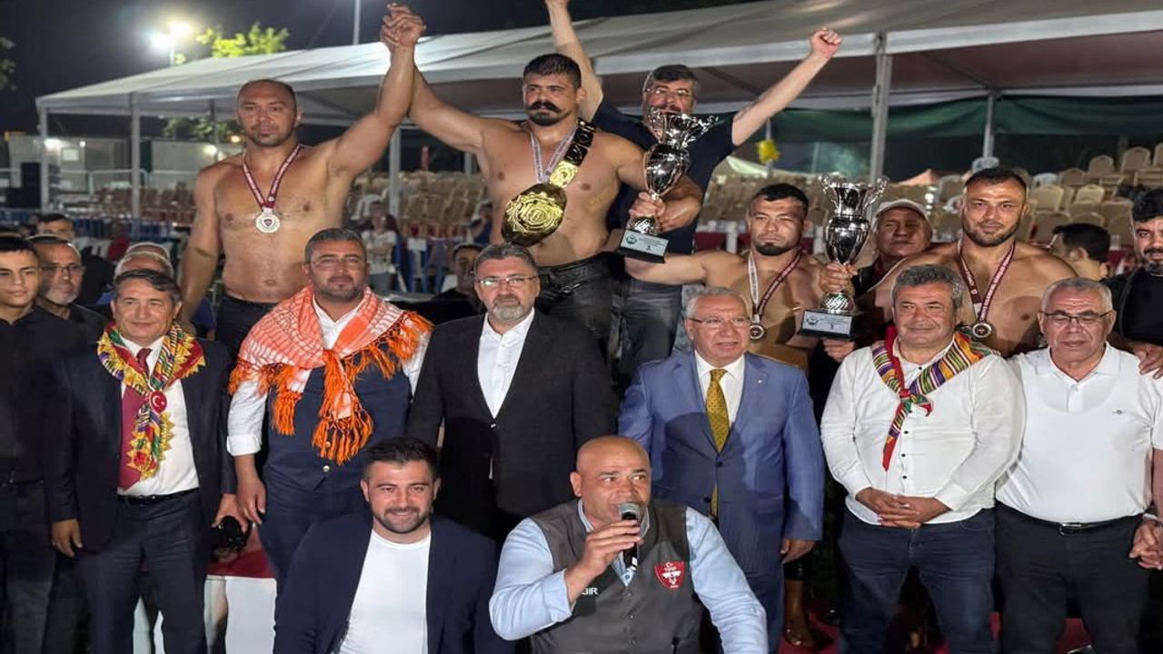 Cengizhan Şimşek, Serik’te Ali Gürbüz’ü Geçti Başpehlivan Oldu