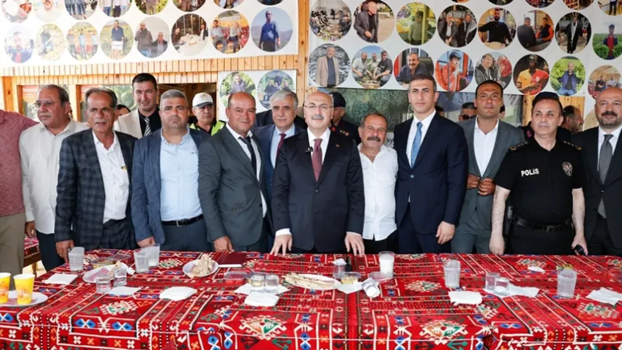 Adana Valisi Misis’te Tarihe Dikkat Çekti, Halkla Buluştu